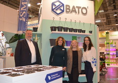 Raymond van Mierlo and Cheryl Yntema with Bato Plastics and next to here Vera de Winkel and Laura Hanegraaf with Oerlemans Plastics.